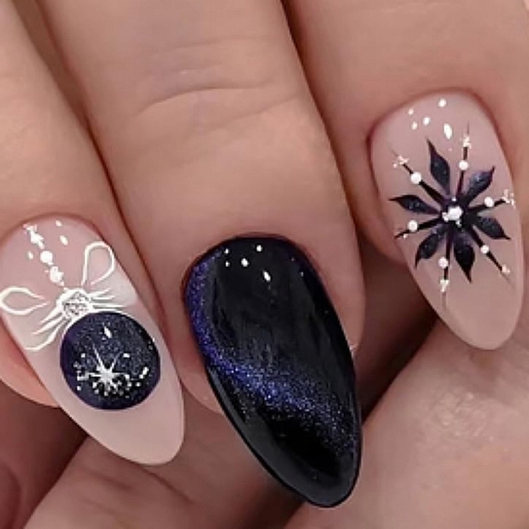 🆕$8 OR 2 FOR $12 ~ CHRISTMAS TREES & REINDEER 24 DESIGNER MEDIUM ALMOND NAILS - Picture 6 of 15